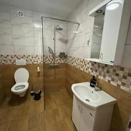 Moms House 2 Apartman *