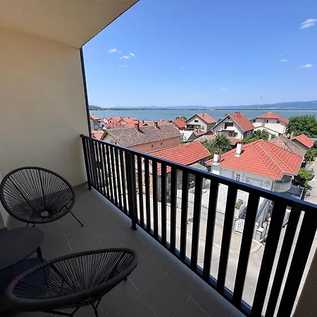 Moms House 2 Golubăţ