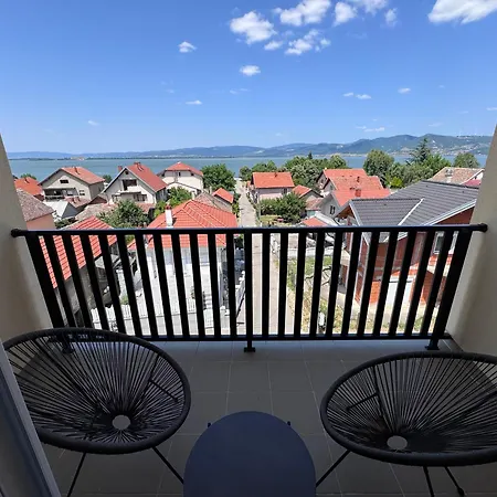 Moms House 2 Apartament *