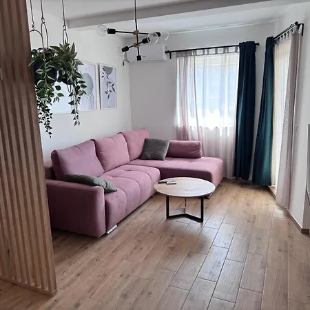 Apartament Moms House 2 Golubăţ