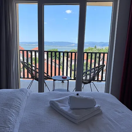 Moms House 2 Apartman